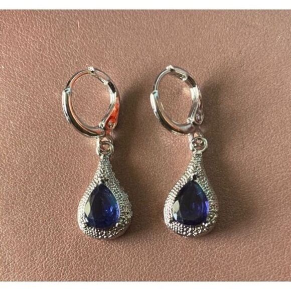 The Heirloom Blue Drop earring 925 and sapphire - Picture 6 of 8